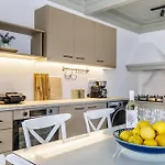 بيت للعطل Amorama - Authentic Village In غلوسا