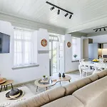 بيت للعطل Amorama - Authentic Village In غلوسا