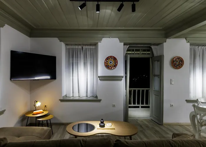 Amorama - Authentic Village In